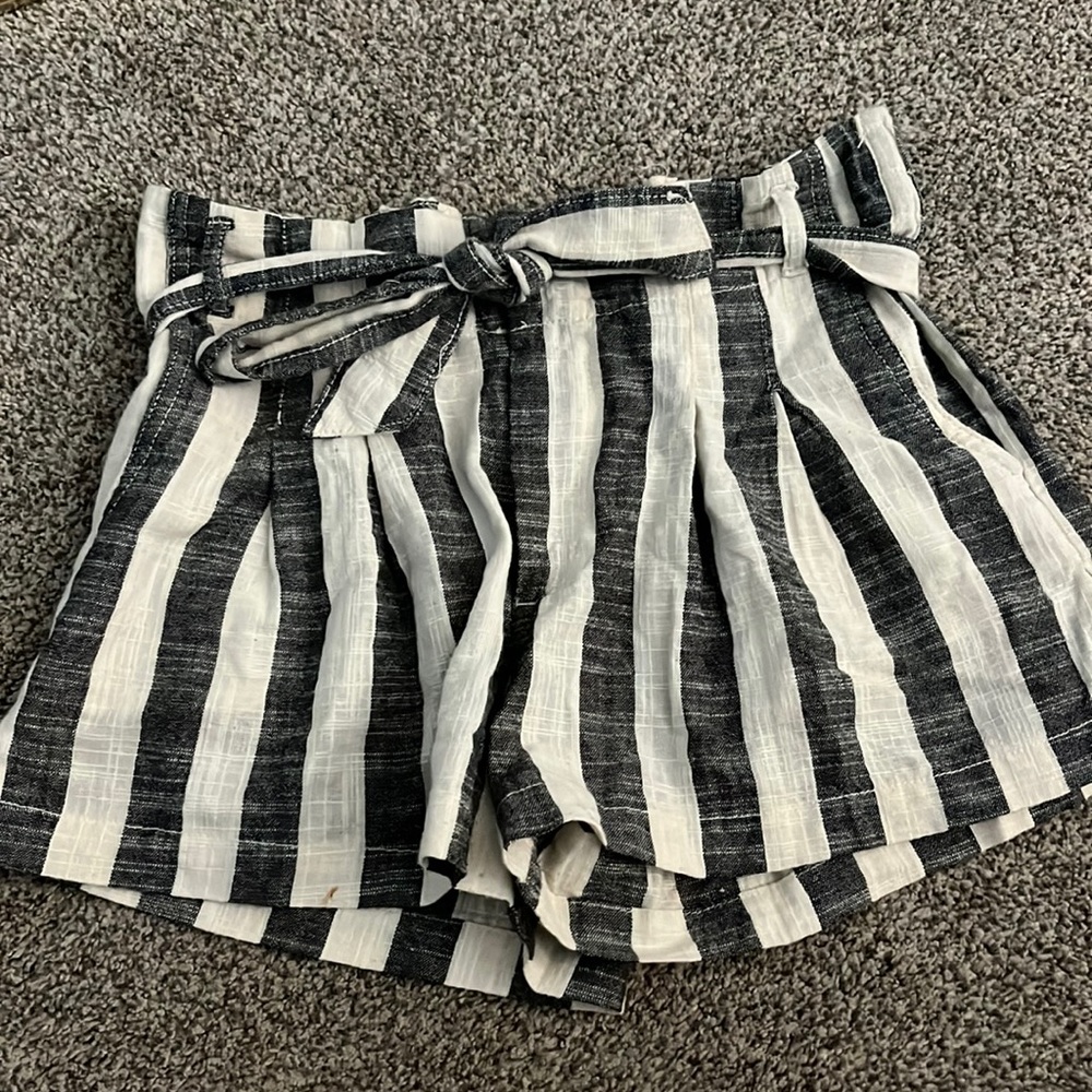 cute stripped summer shorts, size M